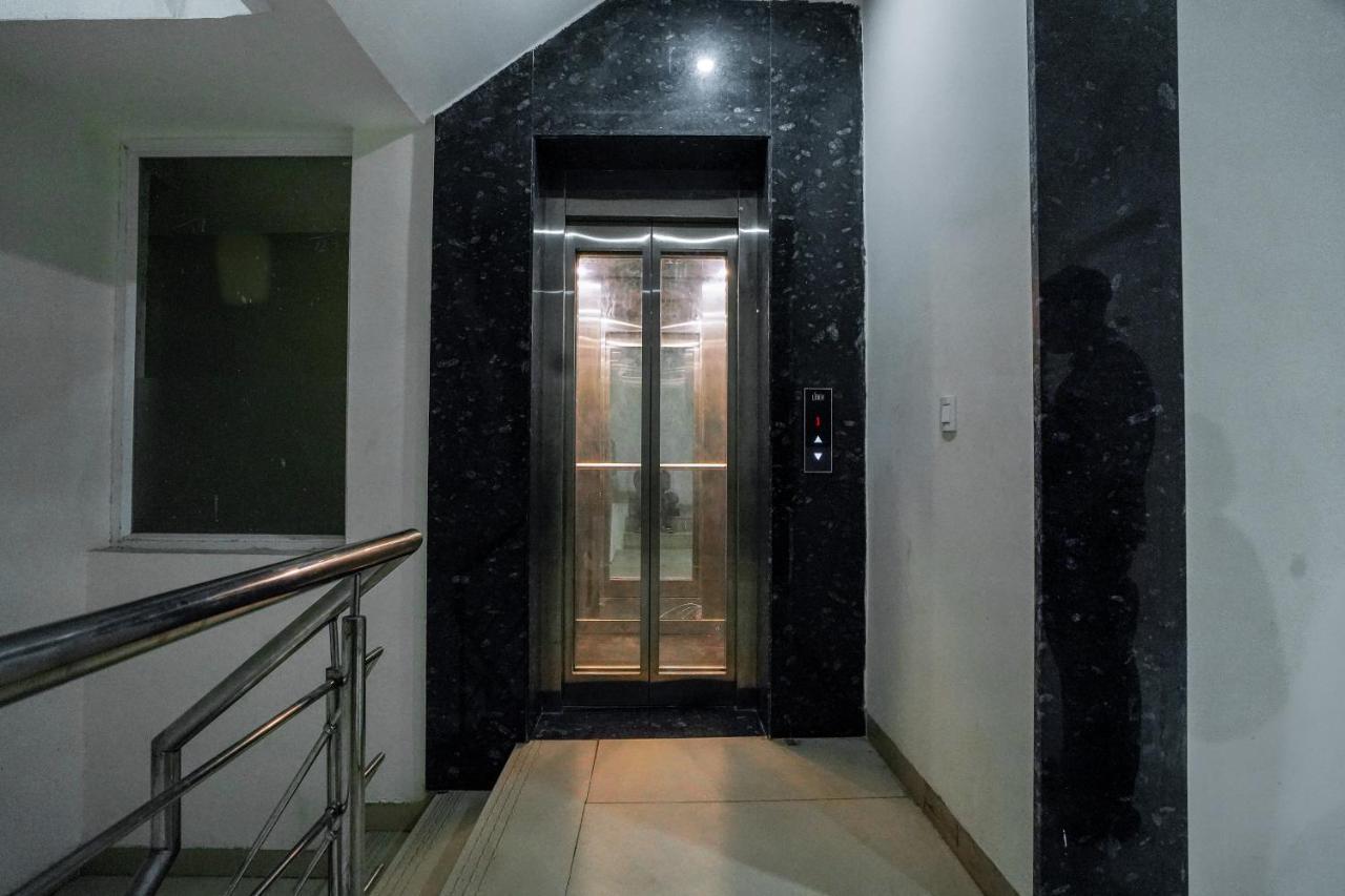 גורגאון Saltstayz Sector 52 - Ardee City Mall מראה חיצוני תמונה